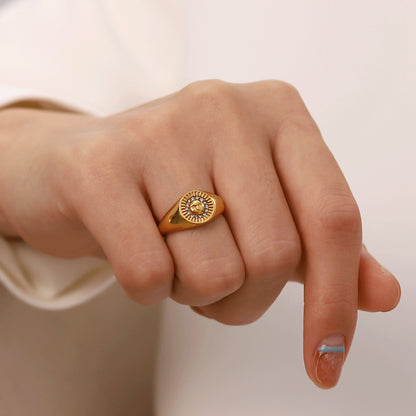 Diamond-inlaid Round Female Fashion High Sense Temperament Wild Retro Gold Forefinger Ring
